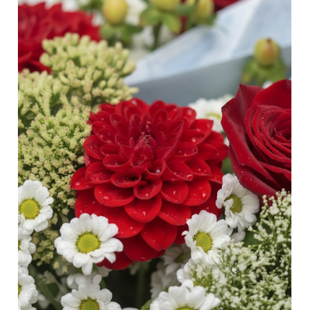ช่อดอกไม้ Blooms 53 - 5 Blooms 53 ช่อดอกไม้สวยหรู พร้อมจัดส่งถึงมือผู้รับ | ส่งดอกไม้ด่วนพัทยา
