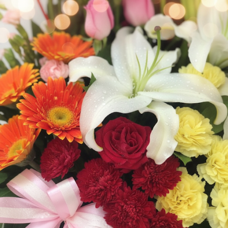 BASKET OF FLOWERS 20 - 4 BASKET OF FLOWERS 20 | 신선한 꽃 바구니어떤 공간도 BASKET OF FLOWERS 20으로 밝게 만들어 보세요. 선물이나 홈 데코에 완벽한 화려한 꽃다발입니다. 오늘