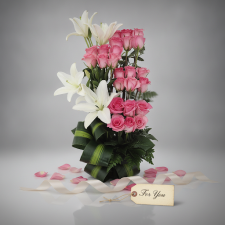 BASKET OF FLOWERS 37 - 5 Basket of Flowers 37 | سلال الزهور الطازجةأضئ أي مساحة مع سلة الزهور 37 الخاصة بنا! ترتيب مذهل من الأزه
