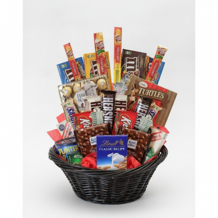 VALENTINE GIFT CHOCOLATE SET IN BASKET - 4 سلة هدايا الشوكولاتة في عيد الحب - هدية عيد الحب المثاليةأبهج أحبائك مع مجموعة هدايا 