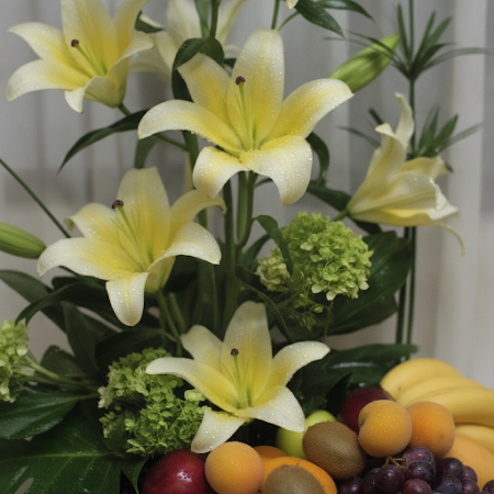 GIFT FLOWERS WITH FRUIT BASKET 02 - 3 هدايا زهور وهدايا فواكه 02 | هدايا شكرأرسل شكرًا من القلب مع باقة هدايا الزهور وسلة الفواك