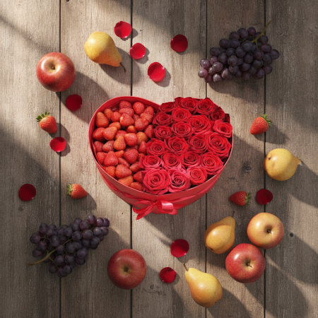 roses in box with fruits - 3 Roses in Box with Fruits | Fresh & Elegant Gifts