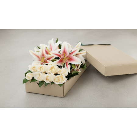 2 Lillies and 8 roses in box - 2 Lillies & Roses in Box | Fresh Flowers | ROSE IN BOX
