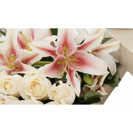 2 Lillies and 8 roses in box - 6 Lillies & Roses in Box | Fresh Flowers | ROSE IN BOX