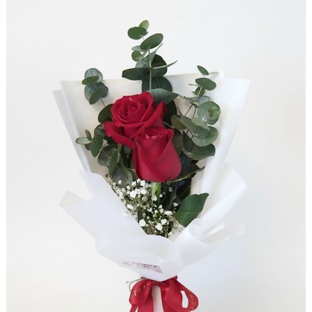 Elegant red roses bouquet arrangement