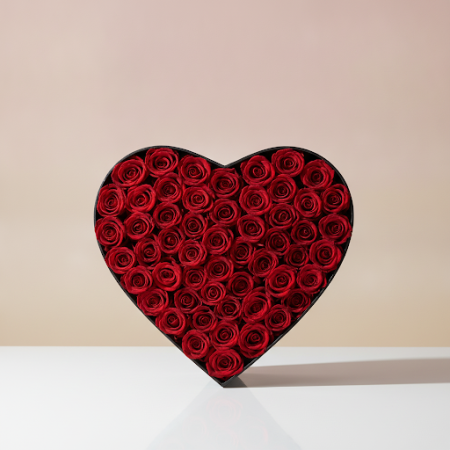 39 roses in box - 2 39 Roses in a Box | هدايا عيد الحبفاجئ أحبائك في يوم عيد الحب هذا بـ 39 وردة رائعة في صندوق جميل. هدية مثالي