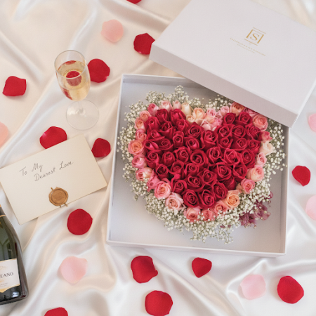 40 ROSES FLOWER IN BOX - 2 40 Roses in a Box | Fresh Flower DeliverySurprise your loved one with 40 stunning roses in a beautifu