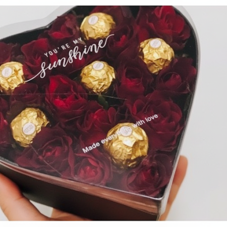 Artificial flowers in box with chocolate - 5Искусственные цветы в коробке с шоколадом | Отправить в ТаиландОтправьте любовь с на