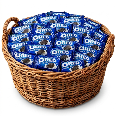 Oreo-keksit rottingista korissa