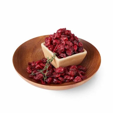Αποξηραμένα cranberries σε κεραμικό μπολ